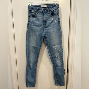 Abercrombie & Fitch super skinny ankle high-rise curve love light wash jeans ￼
